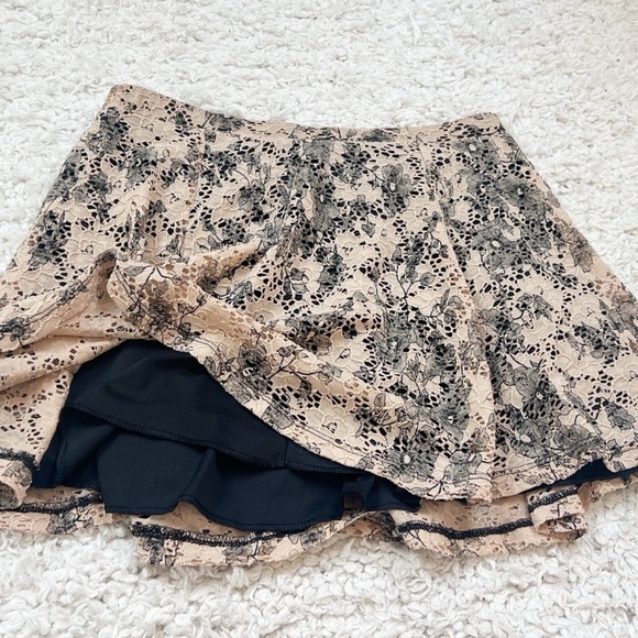 Joe Benbasset Pull On Floral Lace Mini Skirt Nude Black Flare A Line XL Stretchy - Picture 5 of 6